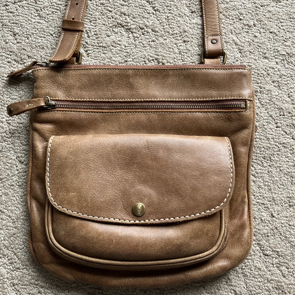 Roots Riverside Saddle Tribe Tan Leather Crossbody Bag